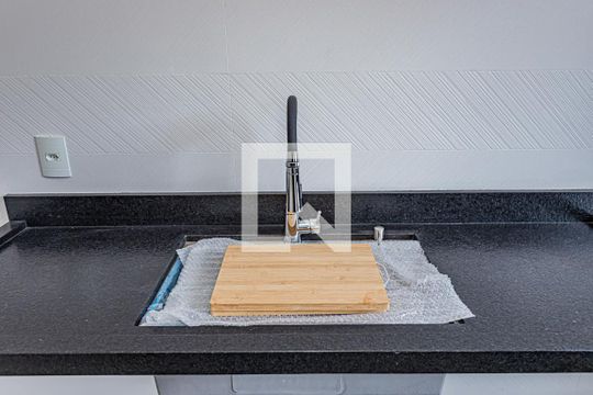 Sala e cozinha de casa à venda com 3 quartos, 200m² em Parque Sao Domingos, São Paulo
