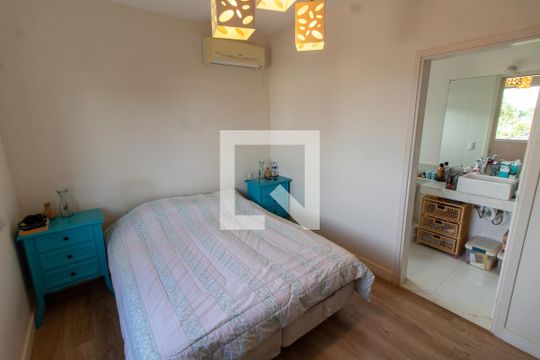 SUITE MASTER de casa de condomínio à venda com 2 quartos, 140m² em Parque Xangrilá, Campinas