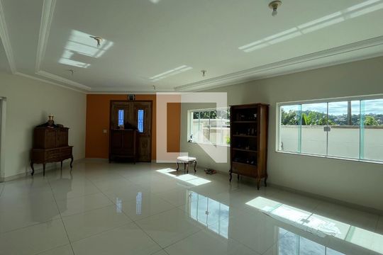 Casa à venda com 3 quartos, 426m² em Loteamento Arboreto dos Jequitibas (sousas), Campinas