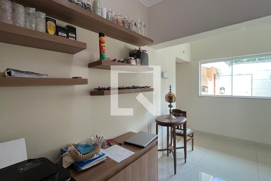 Casa à venda com 3 quartos, 426m² em Loteamento Arboreto dos Jequitibas (sousas), Campinas