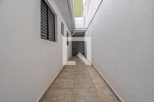 corredor lateral de casa para alugar com 3 quartos, 130m² em Vila Nair, São Paulo