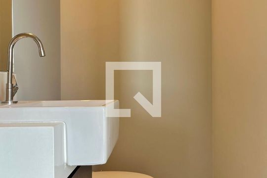Lavabo de apartamento para alugar com 2 quartos, 130m² em Cambuí, Campinas