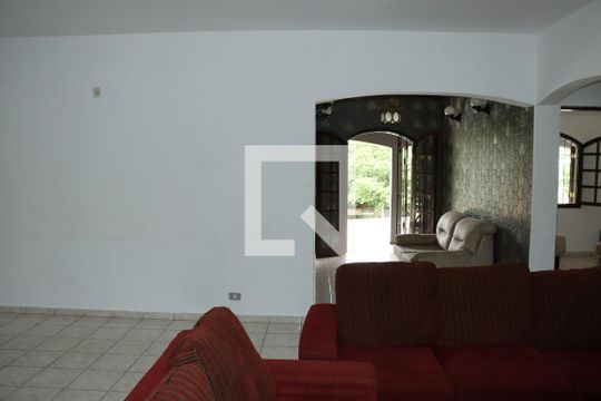 Casa para alugar com 4 quartos, 530m² em Jardim Santa Paula, Cotia