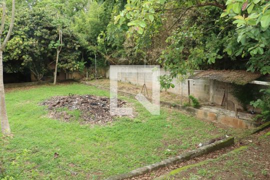 Casa para alugar com 4 quartos, 530m² em Jardim Santa Paula, Cotia