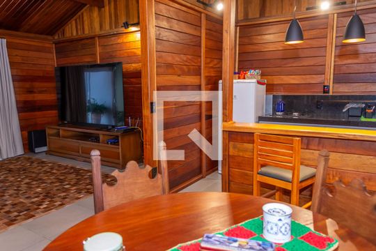 Sala de casa para alugar com 5 quartos, 400m² em Recanto Jatobá, Americana