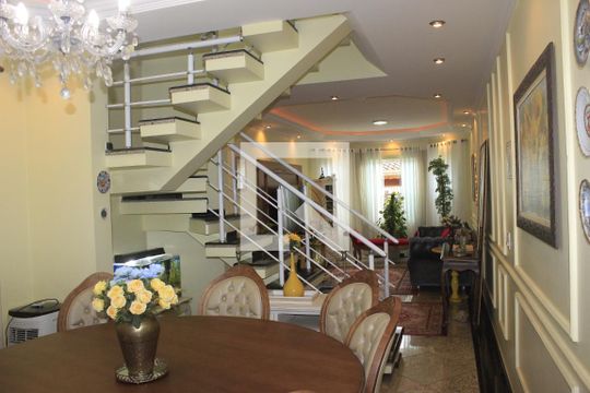Sala  de casa à venda com 4 quartos, 219m² em Vila Sao Judas Tadeu, Guarulhos