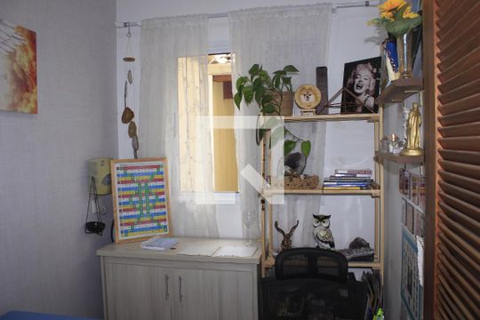 Dispensa  de casa à venda com 4 quartos, 219m² em Vila Sao Judas Tadeu, Guarulhos