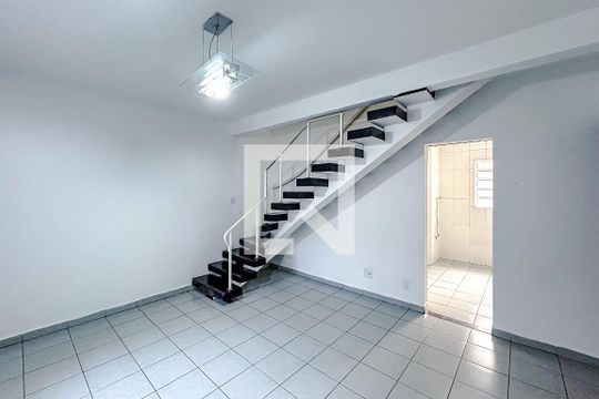 Sala de casa de condomínio à venda com 4 quartos, 108m² em Cidade Mãe do Céu, São Paulo