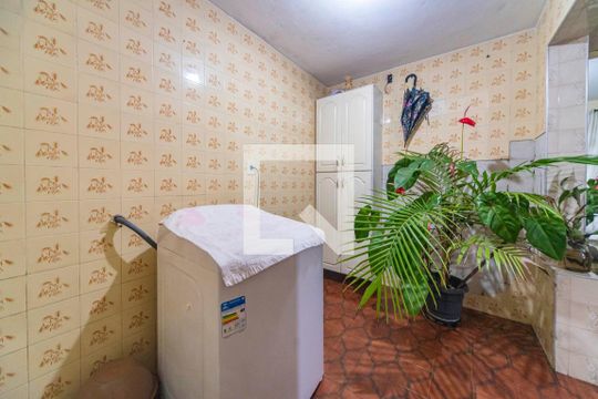 Área de Serviço de casa à venda com 2 quartos, 259m² em Condomínio Maracanã, Santo André