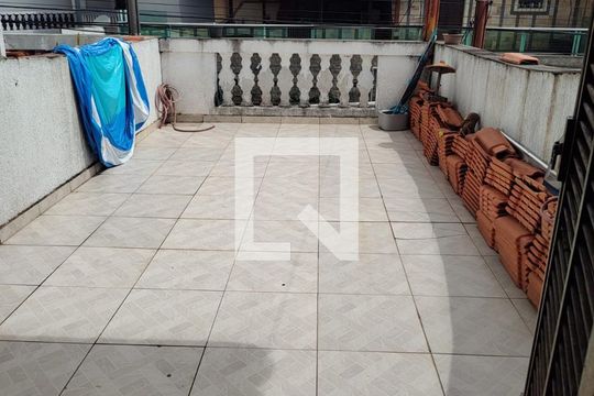 Área externa de casa à venda com 2 quartos, 91m² em Jardim Monte Alegre, Taboão da Serra