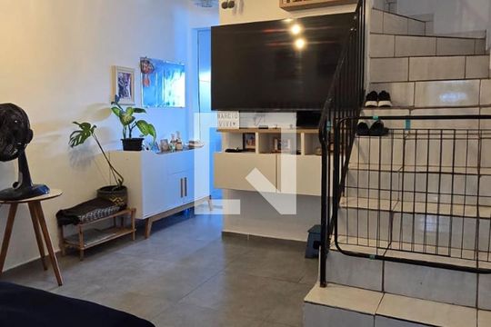 Sala de casa à venda com 2 quartos, 91m² em Jardim Monte Alegre, Taboão da Serra