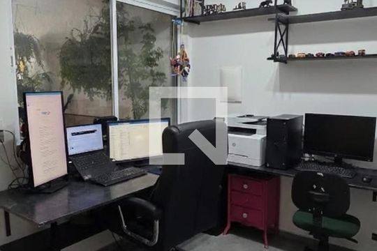Quarto de casa à venda com 2 quartos, 91m² em Jardim Monte Alegre, Taboão da Serra