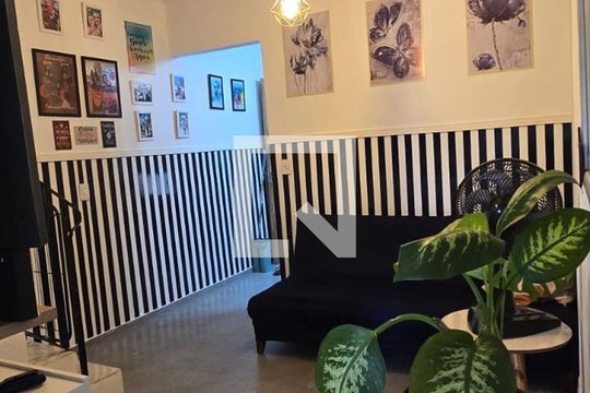 Sala de casa à venda com 2 quartos, 91m² em Jardim Monte Alegre, Taboão da Serra
