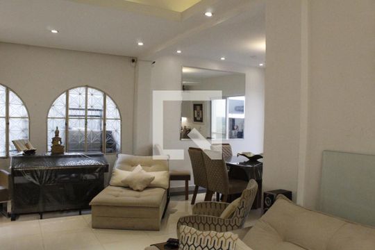 Sala de casa à venda com 5 quartos, 450m² em Tijuca, Rio de Janeiro