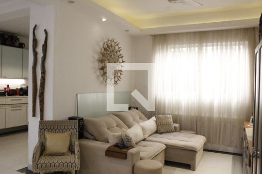 Sala de casa à venda com 5 quartos, 450m² em Tijuca, Rio de Janeiro