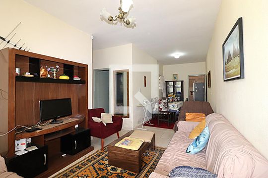 Sala de casa à venda com 3 quartos, 160m² em Sarandi, Porto Alegre