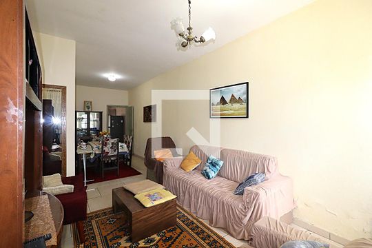 Sala de casa à venda com 3 quartos, 160m² em Sarandi, Porto Alegre