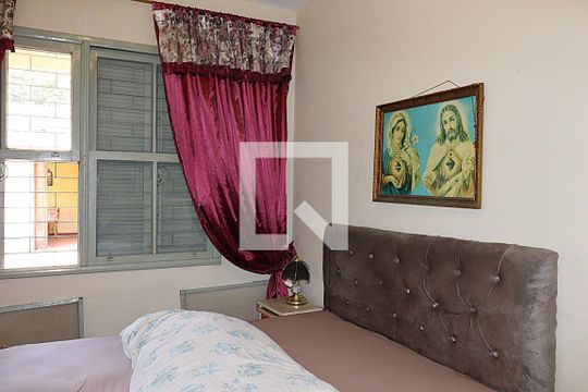 Quarto 2 de casa à venda com 3 quartos, 160m² em Sarandi, Porto Alegre