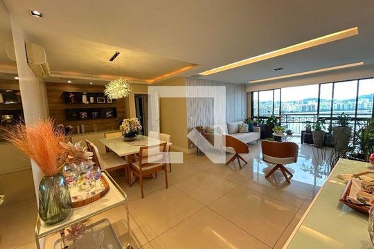 Apartamento à venda com 4 quartos, 190m² em Ingá, Niterói