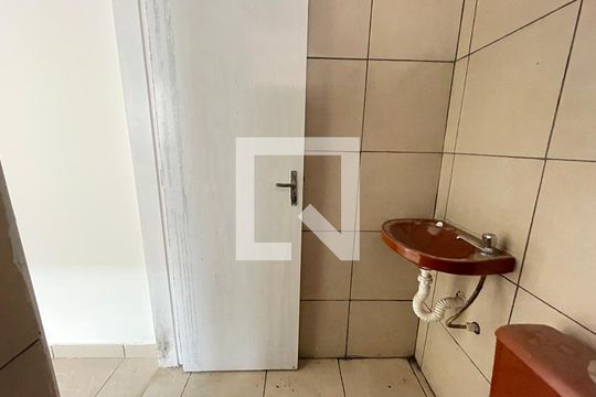 Banheiro  de kitnet/studio para alugar com 1 quarto, 30m² em Parque Mirante da Mata, Cotia