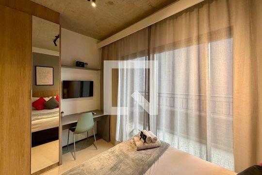 Quarto de kitnet/studio à venda com 0 quarto, 24m² em Santo Amaro, São Paulo