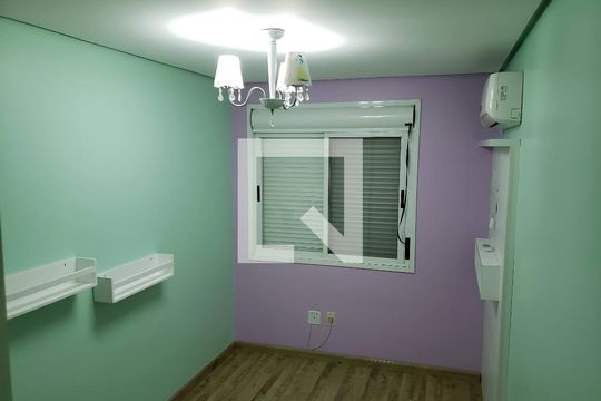 Quarto de casa de condomínio à venda com 4 quartos, 173m² em Vila Nova, Porto Alegre