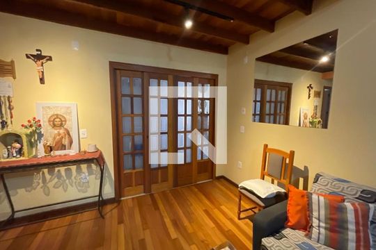 Casa para alugar com 3 quartos, 116m² em Petrópolis, Novo Hamburgo