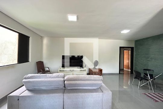 Casa à venda com 3 quartos, 599m² em Tupã, Contagem