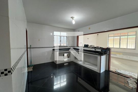 Cozinha de casa à venda com 3 quartos, 300m² em Fonseca, Niterói