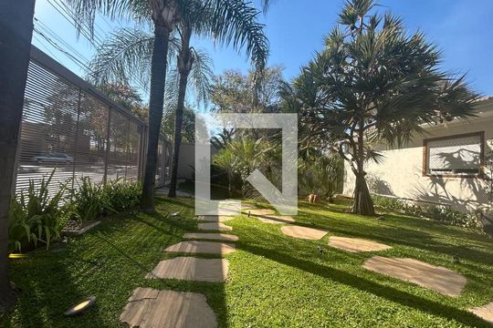 Casa à venda com 4 quartos, 548m² em Garças, Belo Horizonte