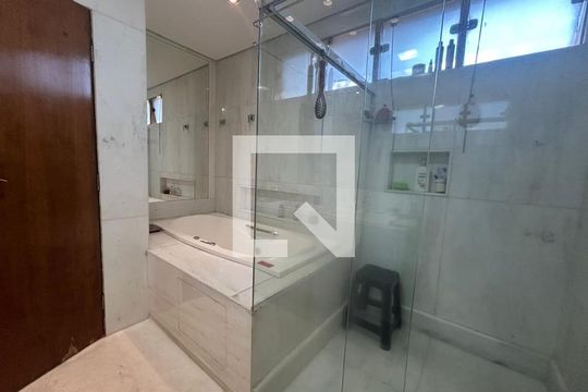 Casa à venda com 4 quartos, 548m² em Garças, Belo Horizonte