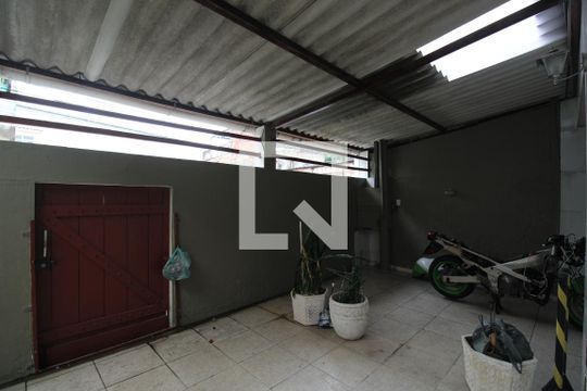 Garagem de casa à venda com 5 quartos, 1400m² em Taquara, Rio de Janeiro