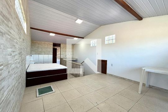 Quarto 2 de casa para alugar com 3 quartos, 145m² em Armação, Florianópolis