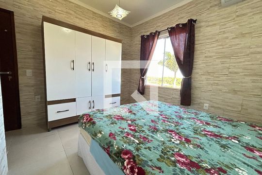Suíte  de casa para alugar com 3 quartos, 145m² em Armação, Florianópolis