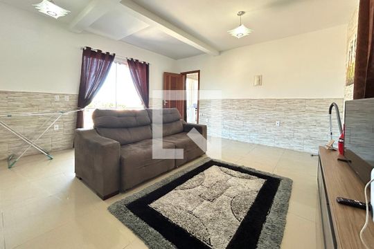 Sala de casa para alugar com 3 quartos, 145m² em Armação, Florianópolis