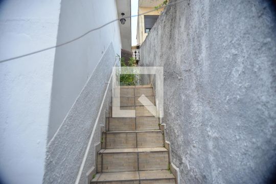Escada de casa à venda com 2 quartos, 105m² em Parque Oratório, Santo André