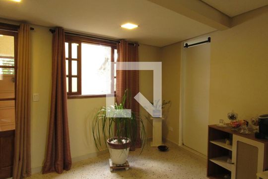 Sala 1 de casa para alugar com 2 quartos, 120m² em Vila Campesina, Osasco