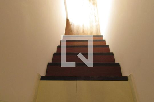Sala 1 - Corredor de casa para alugar com 2 quartos, 120m² em Vila Campesina, Osasco