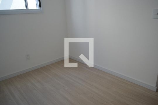 Apartamento para alugar com 3 quartos, 64m² em Parque Santa Rosa, Suzano