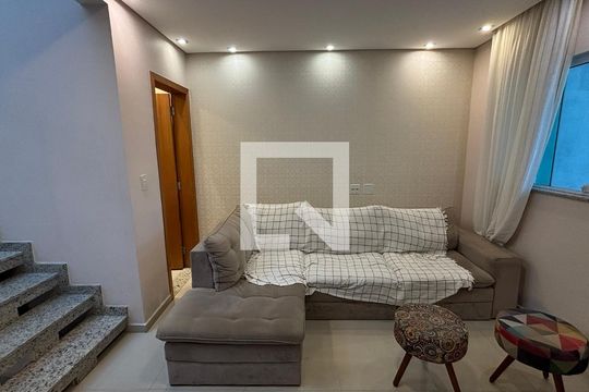 Sala de casa à venda com 3 quartos, 146m² em Vila Cecília Maria, Santo André