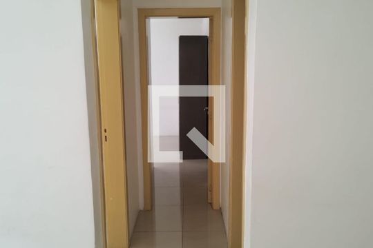 Corredor de apartamento à venda com 2 quartos, 60m² em Coronel Aparicio Borges, Porto Alegre