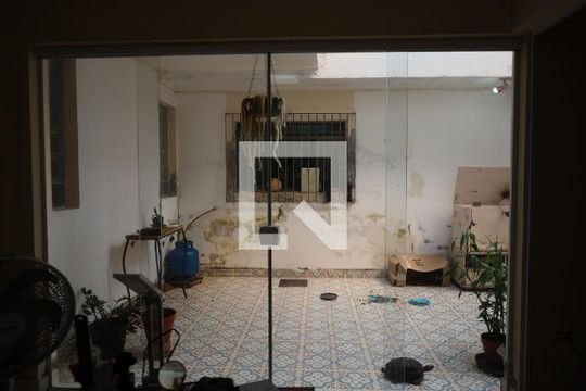 Casa à venda com 3 quartos, 200m² em Vila Emir, São Paulo
