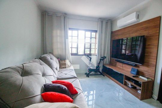 Casa à venda com 3 quartos, 126m² em Parque Monte Alegre, Taboão da Serra