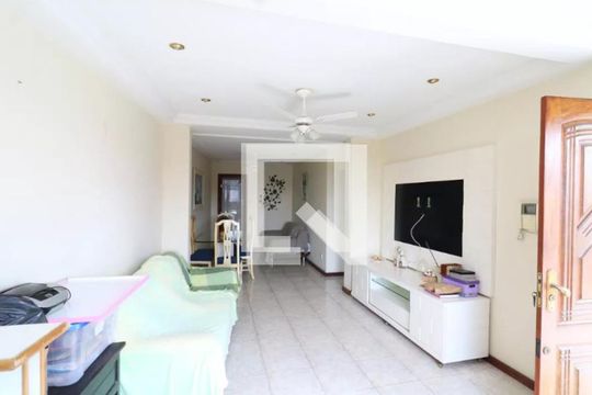 Sala de casa para alugar com 2 quartos, 210m² em Jardim Carioca, Rio de Janeiro