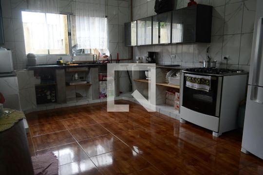 Casa para alugar com 1 quarto, 200m² em Recreio Rio Bonito, Suzano