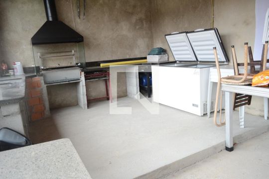 Casa para alugar com 1 quarto, 200m² em Recreio Rio Bonito, Suzano