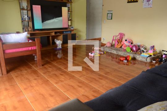 Casa para alugar com 1 quarto, 200m² em Recreio Rio Bonito, Suzano