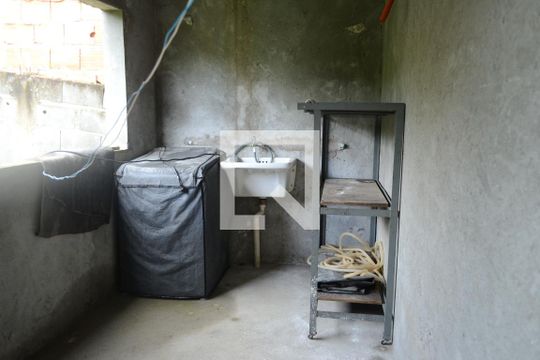Casa para alugar com 1 quarto, 200m² em Recreio Rio Bonito, Suzano