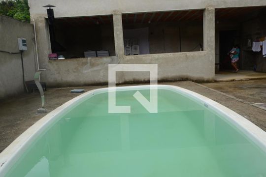 Casa para alugar com 1 quarto, 200m² em Recreio Rio Bonito, Suzano