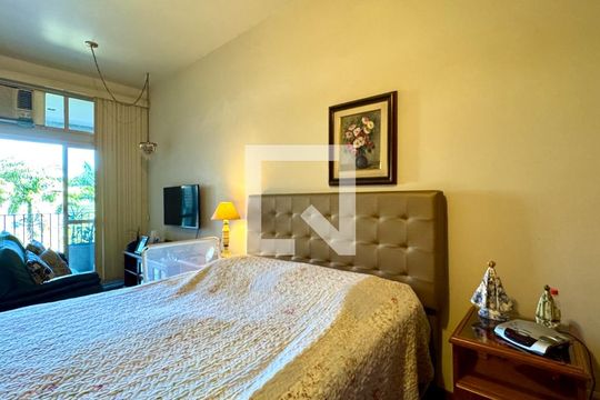 Quarto de apartamento à venda com 2 quartos, 113m² em Lagoa, Rio de Janeiro